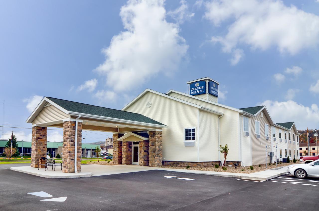 Cobblestone Inn & Suites - Ambridge Exterior photo