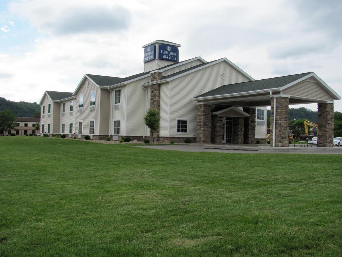 Cobblestone Inn & Suites - Ambridge Exterior photo